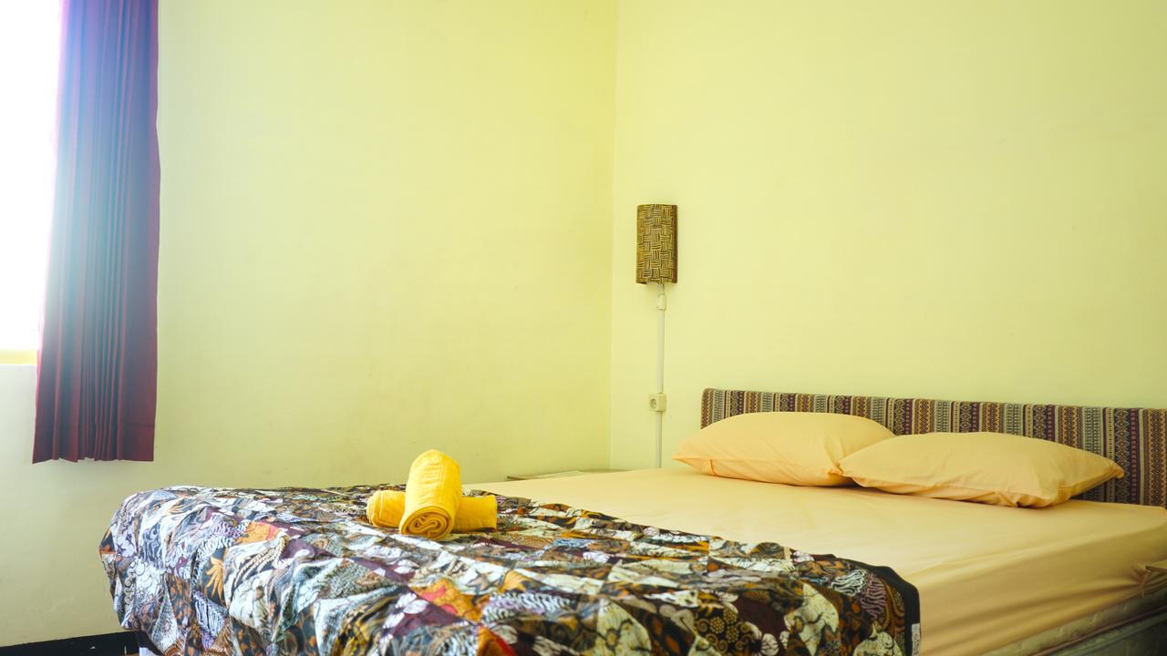 The Sleepingroom Hostel Yogyakarta Extérieur photo