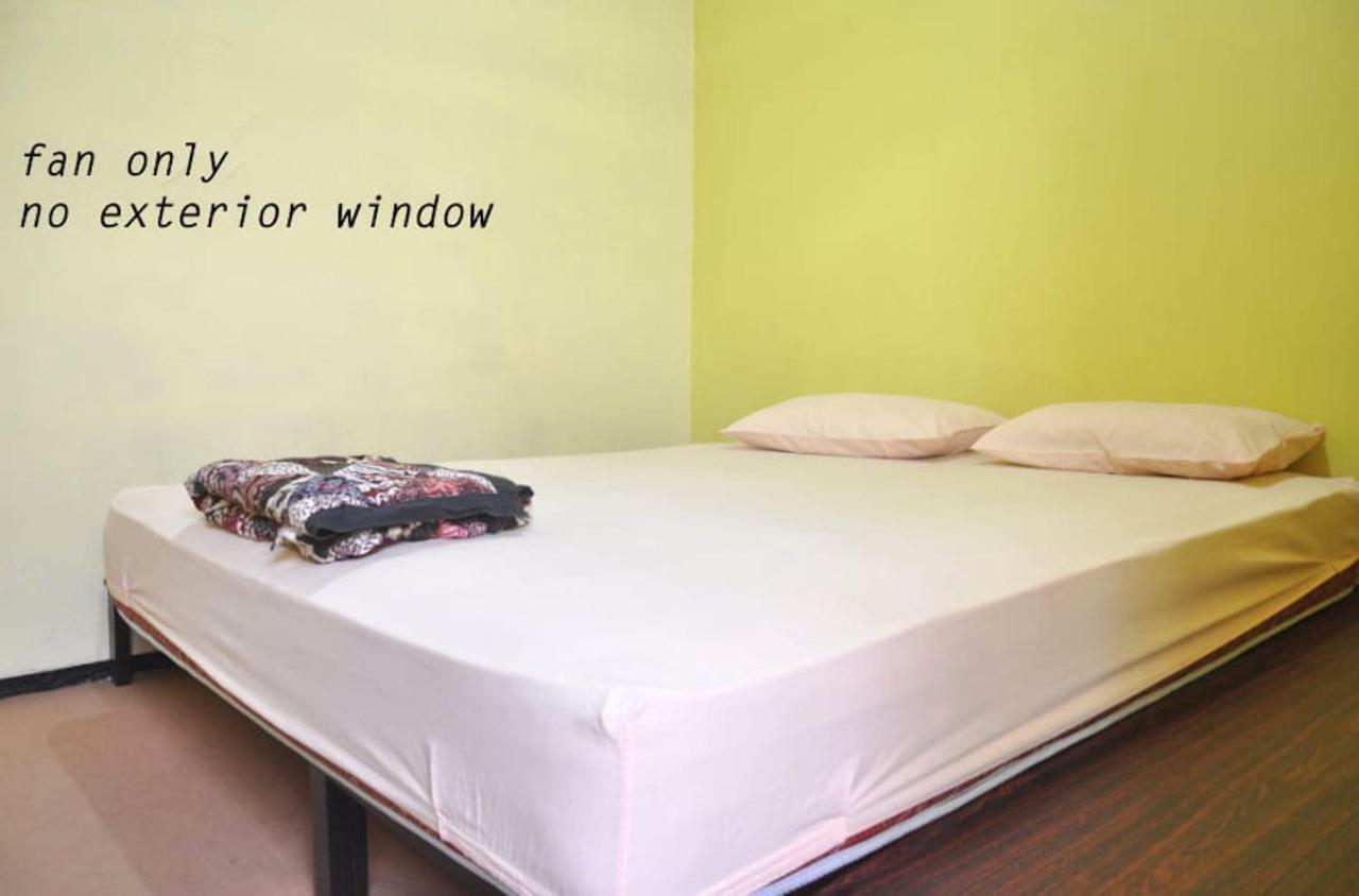 The Sleepingroom Hostel Yogyakarta Extérieur photo