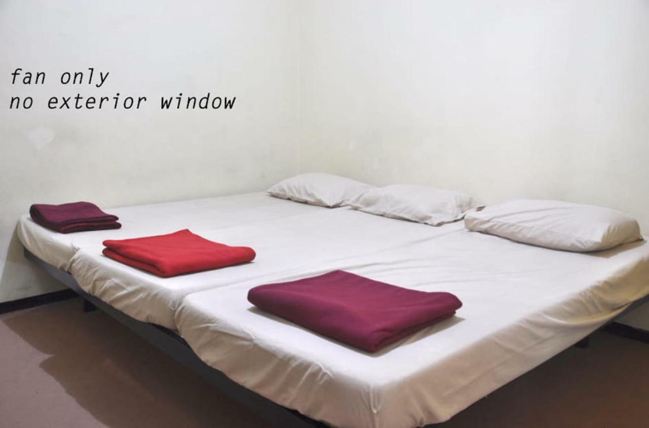 The Sleepingroom Hostel Yogyakarta Extérieur photo